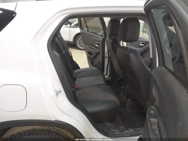 KL7CJPSMXNB538085 2022 CHEVROLET TRAX - Image 8