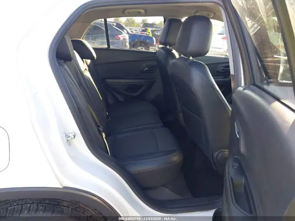 KL7CJPSMXNB560443 2022 CHEVROLET TRAX - Image 8