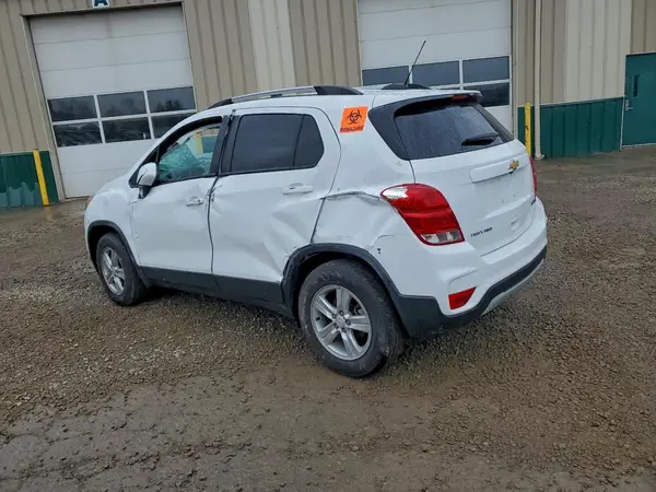 KL7CJPSMXNB566789 2022 CHEVROLET TRAX - Image 2