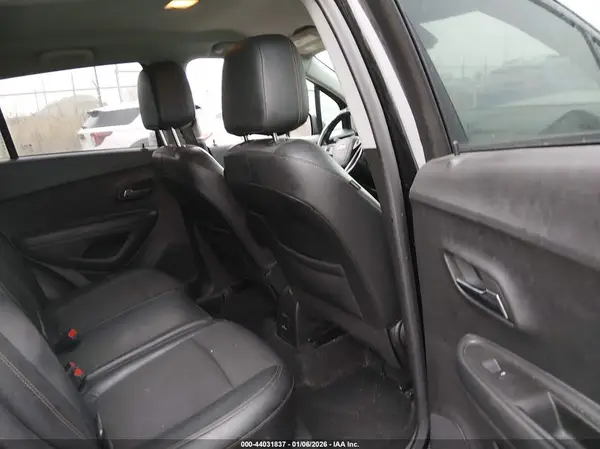 KL7CJPSMXNB568641 2022 CHEVROLET TRAX - Image 8