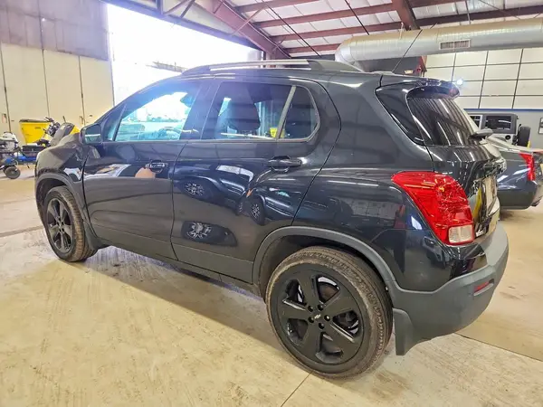 KL7CJRSB0GB746702 2016 CHEVROLET TRAX - Image 2