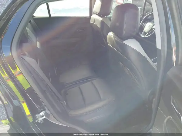 KL7CJRSB0JB667070 2018 CHEVROLET TRAX - Image 8