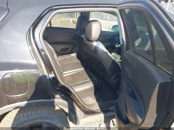 KL7CJRSB0JB691207 2018 CHEVROLET TRAX - Image 8