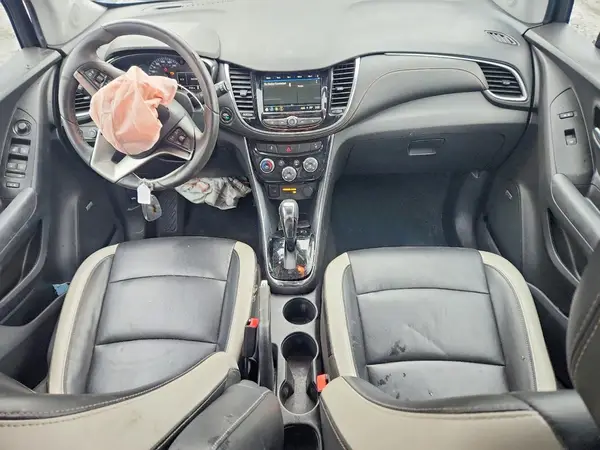 KL7CJRSB2JB581596 2018 CHEVROLET TRAX - Image 8