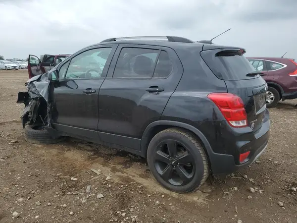 KL7CJRSB2JB703275 2018 CHEVROLET TRAX - Image 2