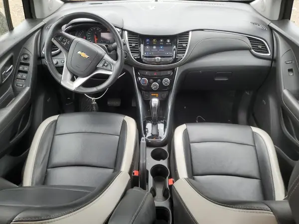 KL7CJRSB2JB703275 2018 CHEVROLET TRAX - Image 8