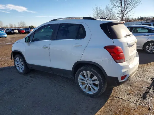 KL7CJRSB2LB323162 2020 CHEVROLET TRAX - Image 2
