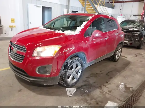 KL7CJRSB3GB755717 2016 CHEVROLET TRAX - Image 2