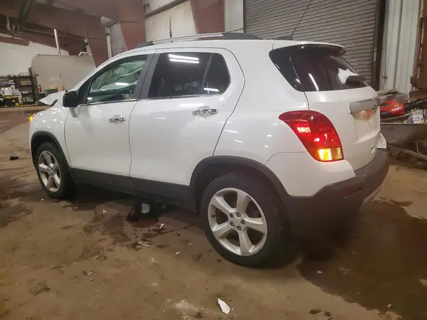 KL7CJRSB4GB550522 2016 CHEVROLET TRAX - Image 2
