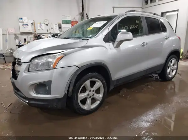 KL7CJRSB5GB608492 2016 CHEVROLET TRAX - Image 2