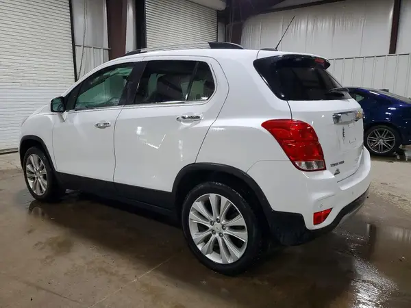 KL7CJRSB5LB317405 2020 CHEVROLET TRAX - Image 2