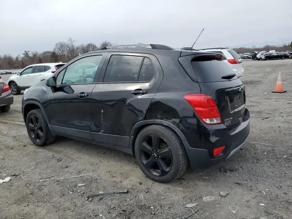 KL7CJRSB6JB564607 2018 CHEVROLET TRAX - Image 2