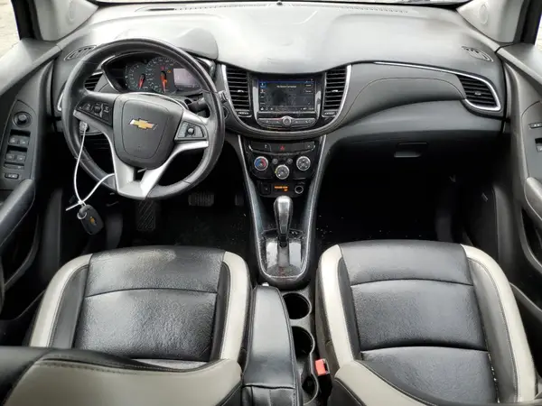 KL7CJRSB6JB564607 2018 CHEVROLET TRAX - Image 8