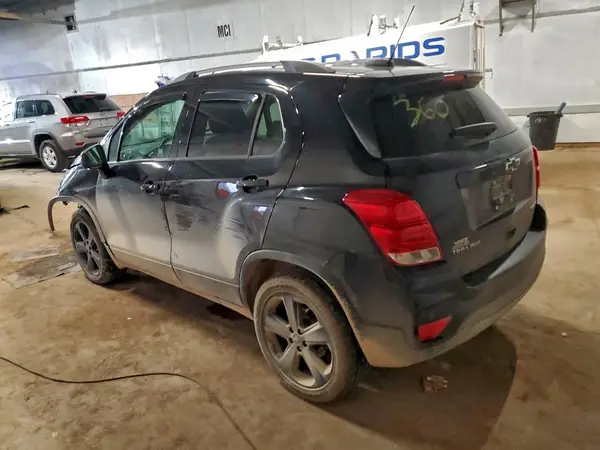 KL7CJRSB8KB753518 2019 CHEVROLET TRAX - Image 2