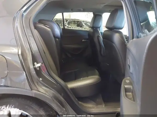KL7CJRSB9HB087018 2017 CHEVROLET TRAX - Image 8