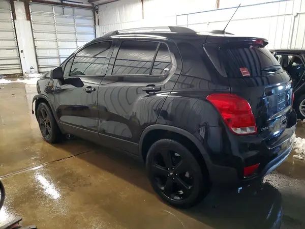 KL7CJRSBXJB663317 2018 CHEVROLET TRAX - Image 2
