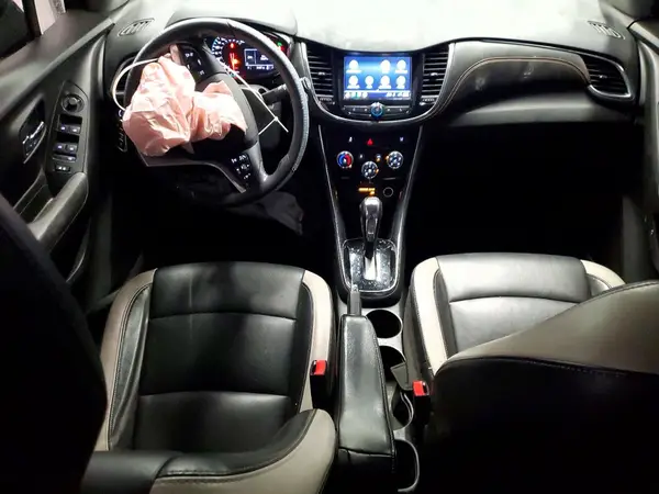 KL7CJRSBXJB663317 2018 CHEVROLET TRAX - Image 8