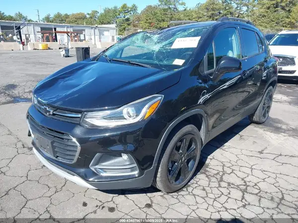 KL7CJRSBXJB670364 2018 CHEVROLET TRAX - Image 2