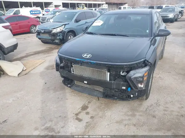2024 HYUNDAI KONA auction photo 6