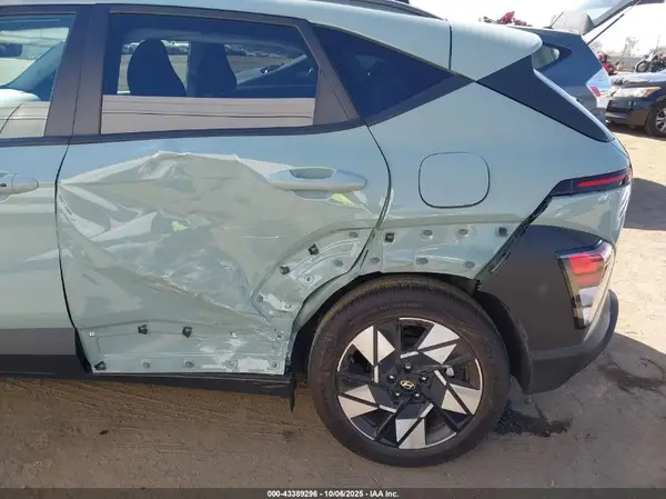 2024 HYUNDAI KONA auction photo 6