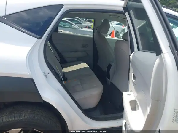 KM8HBCAB8RU174088 2024 HYUNDAI KONA - Image 8