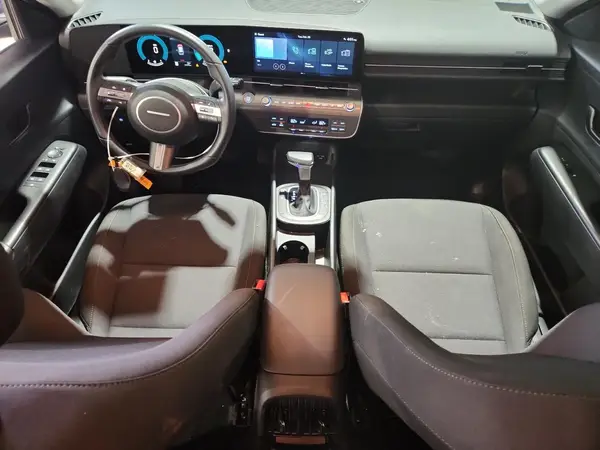 KM8HBCABXSU292018 2025 HYUNDAI KONA - Image 8
