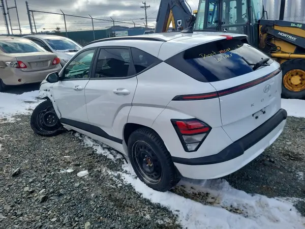KM8HC3A62RU015860 2024 HYUNDAI KONA - Image 2