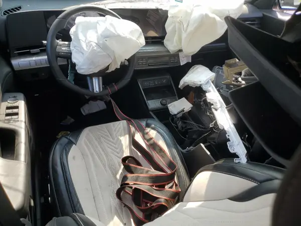KM8HC3AB8RU041747 2024 HYUNDAI KONA - Image 8