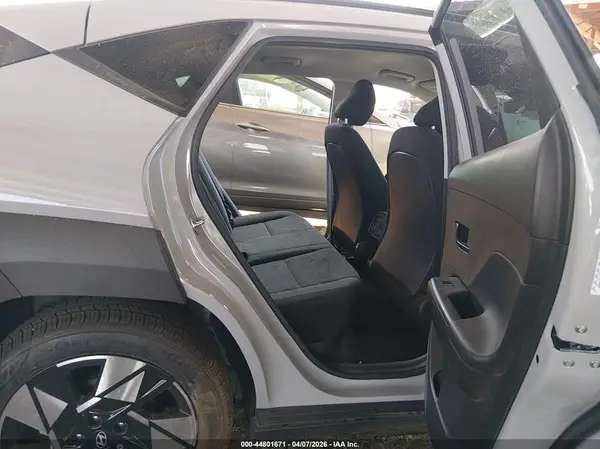 KM8HC3AB9RU078645 2024 HYUNDAI KONA - Image 8