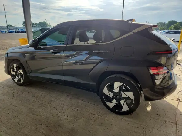 KM8HE3A34RU122604 2024 HYUNDAI KONA - Image 2