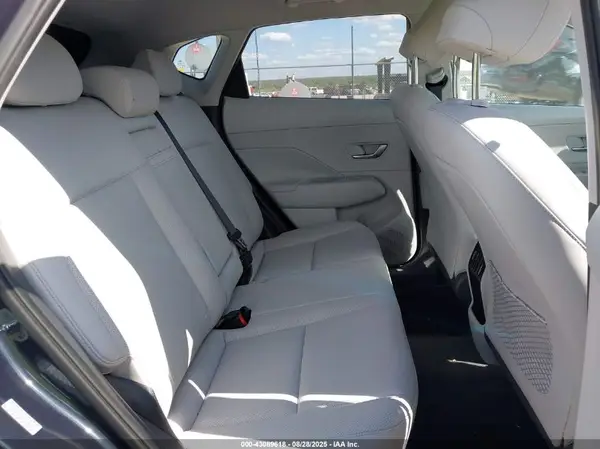 KM8HE3A37RU051575 2024 HYUNDAI KONA - Image 8
