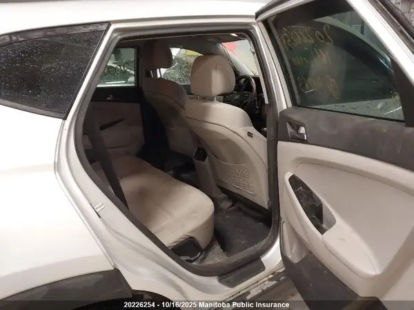 KM8J23A40GU141263 2016 HYUNDAI TUCSON - Image 8
