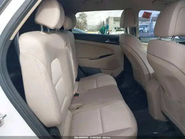 KM8J23A40GU209755 2016 HYUNDAI TUCSON - Image 8