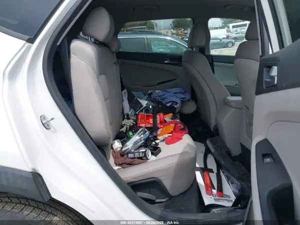 KM8J23A40GU216320 2016 HYUNDAI TUCSON - Image 8