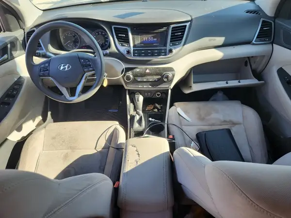 KM8J23A40GU242495 2016 HYUNDAI TUCSON - Image 8