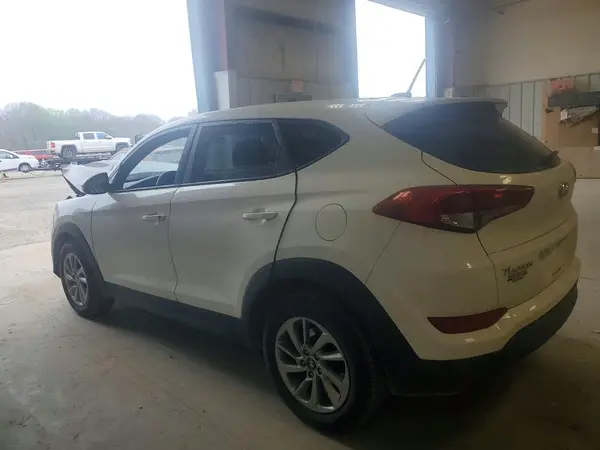 KM8J23A40HU269083 2017 HYUNDAI TUCSON - Image 2