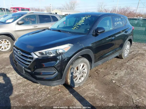 KM8J23A40HU278267 2017 HYUNDAI TUCSON - Image 2