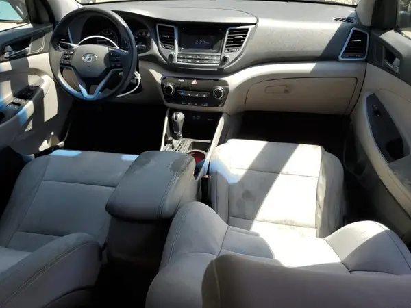 KM8J23A40HU282951 2017 HYUNDAI TUCSON - Image 8