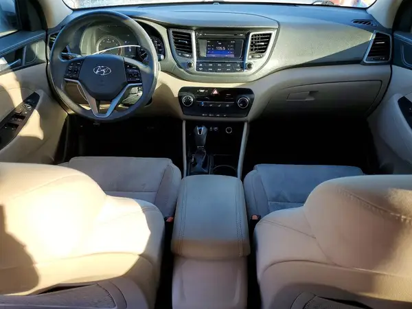 KM8J23A40HU323532 2017 HYUNDAI TUCSON - Image 8