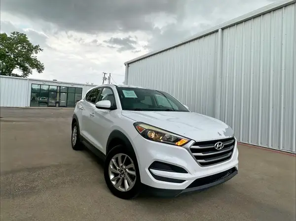 KM8J23A40HU323546 2017 HYUNDAI TUCSON - Image 1