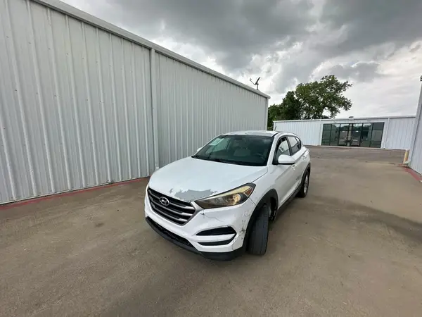 KM8J23A40HU323546 2017 HYUNDAI TUCSON - Image 2