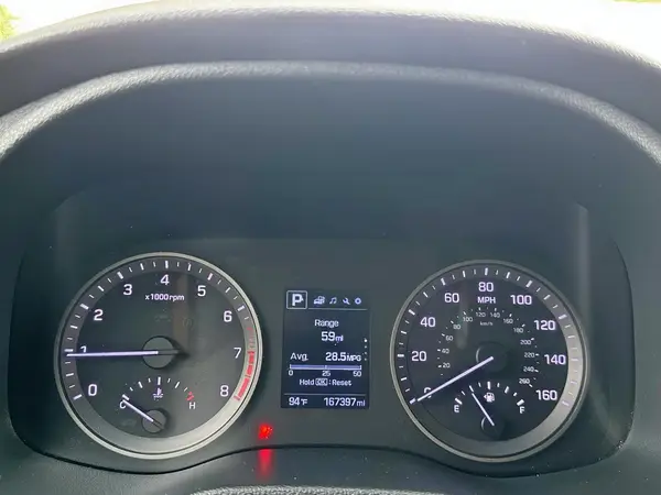 KM8J23A40HU323546 2017 HYUNDAI TUCSON - Image 8