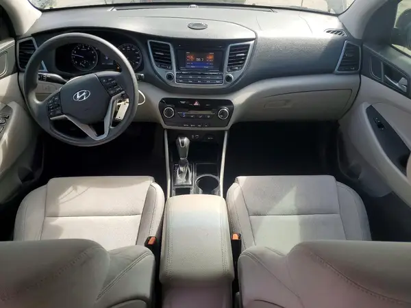 KM8J23A40HU324664 2017 HYUNDAI TUCSON - Image 8