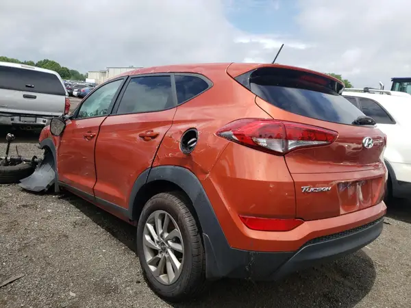 KM8J23A40HU327953 2017 HYUNDAI TUCSON - Image 2