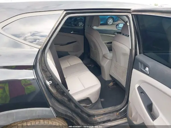 KM8J23A40HU333171 2017 HYUNDAI TUCSON - Image 8