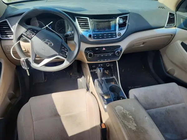 KM8J23A40HU341822 2017 HYUNDAI TUCSON - Image 8