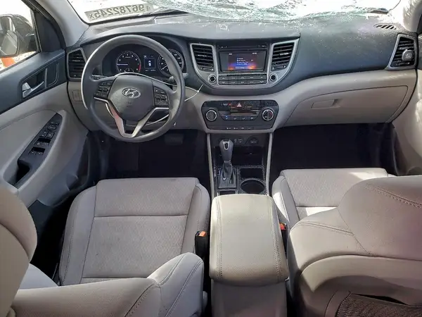 KM8J23A40HU357759 2017 HYUNDAI TUCSON - Image 8