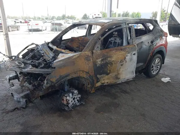 KM8J23A40HU375839 2017 HYUNDAI TUCSON - Image 2