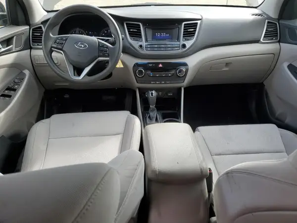 KM8J23A40HU376554 2017 HYUNDAI TUCSON - Image 8