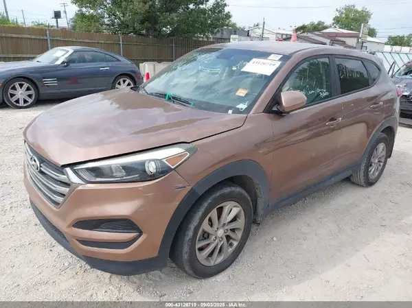 KM8J23A40HU389045 2017 HYUNDAI TUCSON - Image 2